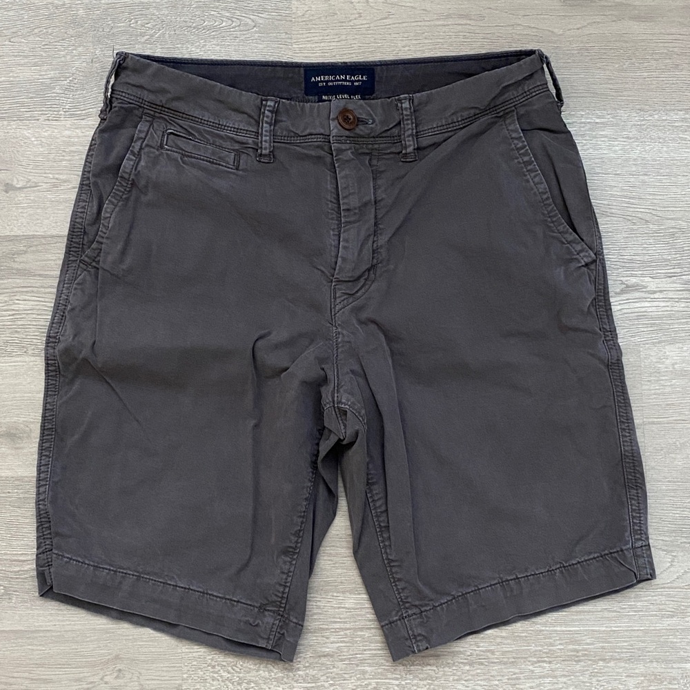 American eagle flat front khaki shorts size 28 gray